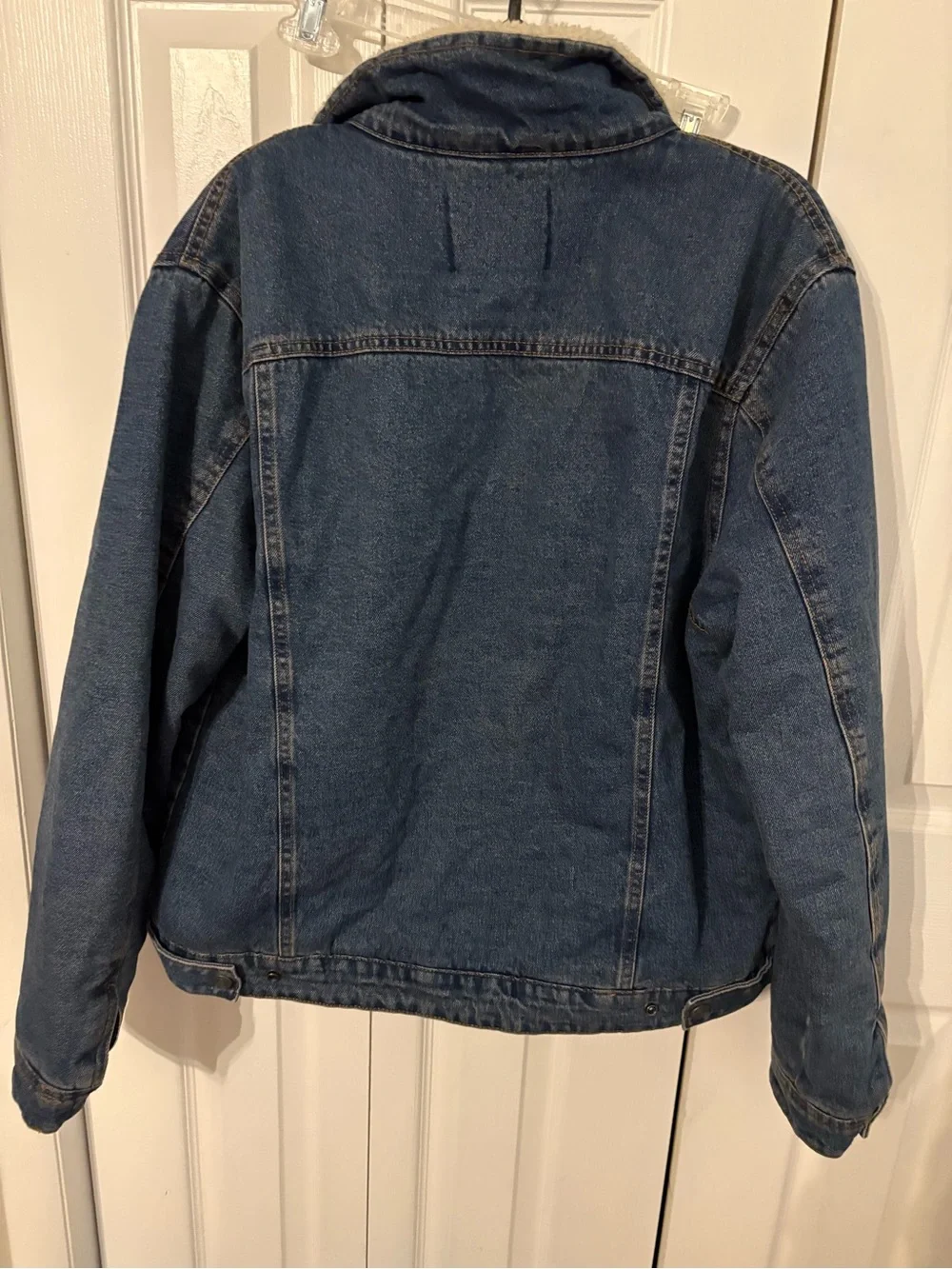 Forever 21 Men Sherpa-Lined Jacket in Cream with Dark Blue Trim